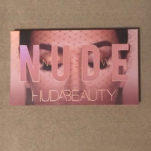 Huda Beauty New Nude Eyeshadow Palette